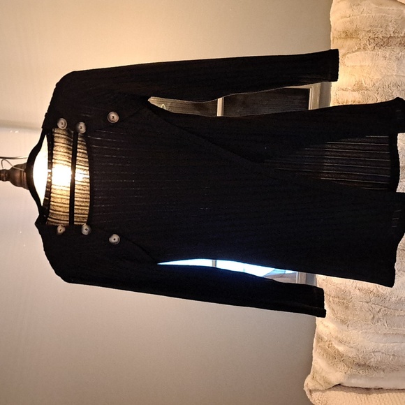 Adorable Top - Picture 1 of 4